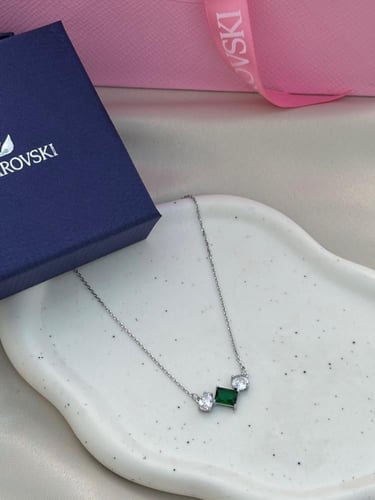 قلادة Mesmera سواروفسكي أخضر