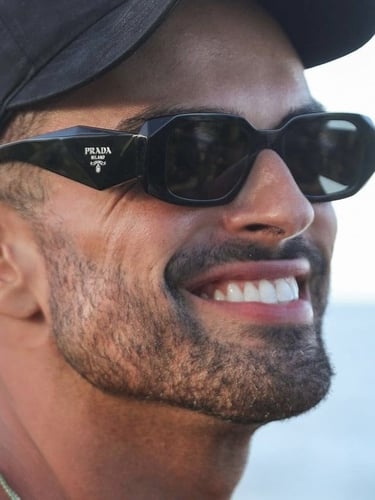 نظارة برادا الأكثر مبيعاً