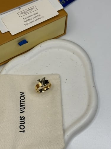 خاتم لويس فيتون