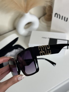 نظارة ميو ميو