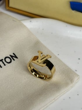 خاتم لويس فيتون