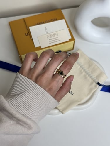 خاتم لويس فيتون