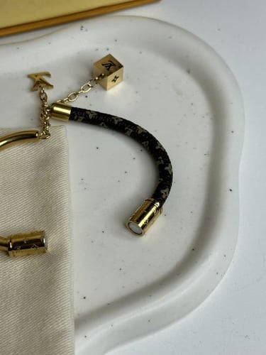 إسوارة لويس فيتون