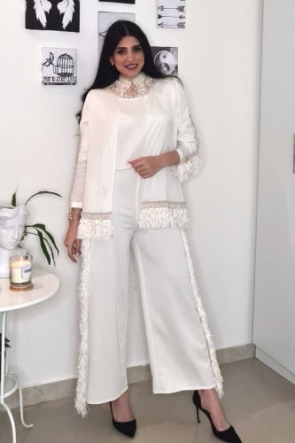 بلوزة و بنطلون و جاكيت