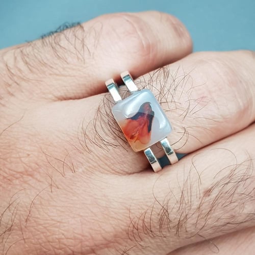 خاتم بتصميم خاص بحجر العقيق اليماني