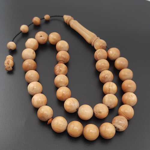 سبحة نادرة من اليسر الابيض الطبيعي