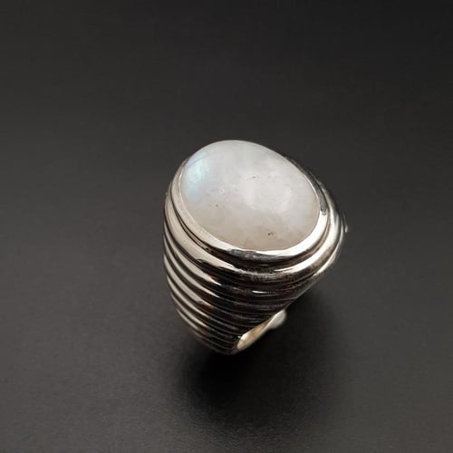 خاتم بحجر القمر طبيعي فضة عيار 925