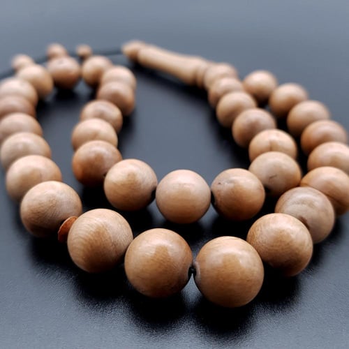 سبحة نادرة من اليسر الابيض الطبيعي