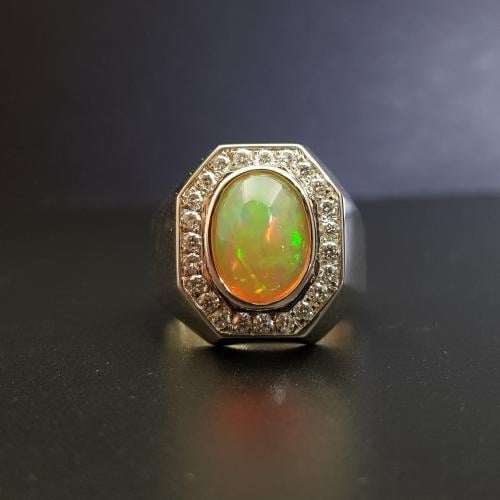 خاتم بحجر الأوبال الطبيعي مع أحجار الموزنايت الشبي...