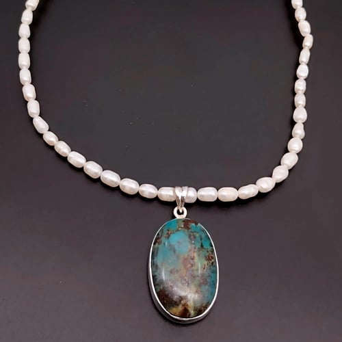 تعليقة فيروز طبيعي مع عقد من اللؤلؤ الطبيعي الزراع...