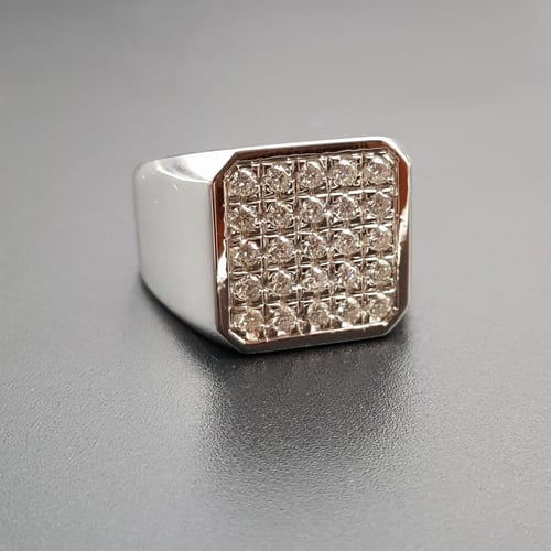 خاتم بأحجار الموزنايت شبيه بالالماس عالية النقاوة...