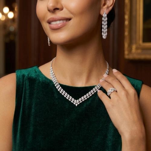طقم بريق الملكة دقة الألماس فضة عيار 925
