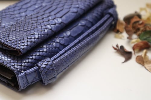 شنطة جلد تمساح