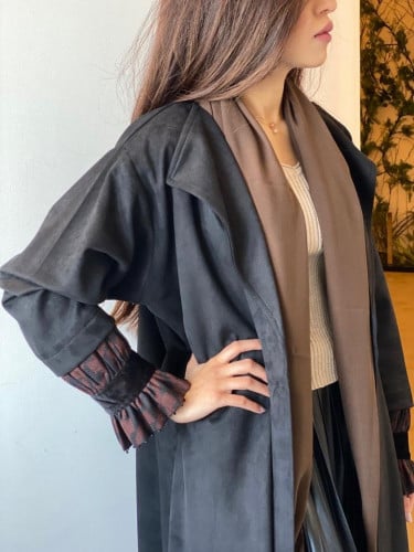 عبائة شتوية القماش شامواة اسود وشك اسود على الأكما...