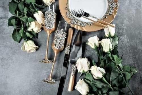 طقم عرسان مكون من 12 قطعة مرصع ب كريستال ذهبي