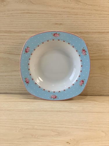 صحن تقديم مجوف