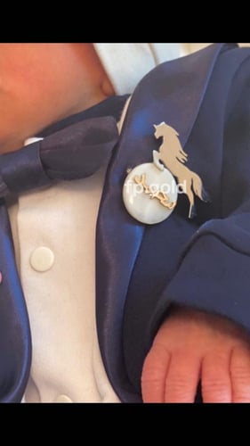 بروش صدف الحصان مطلي فضه المقاس الوسط