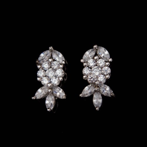 اطقم نواعم من الفضة واحجار الزركون