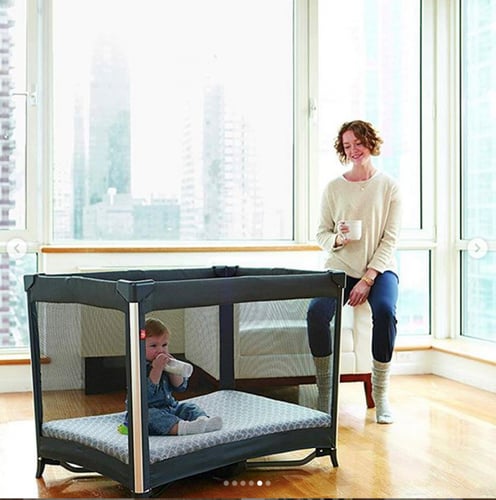 سرير الأطفال الهزاز من ماما لوف بعجلات لسهولة التن...