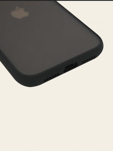 غلاف ايفون11 شفاف, بحواف بلون اسود وازار باللون ال...