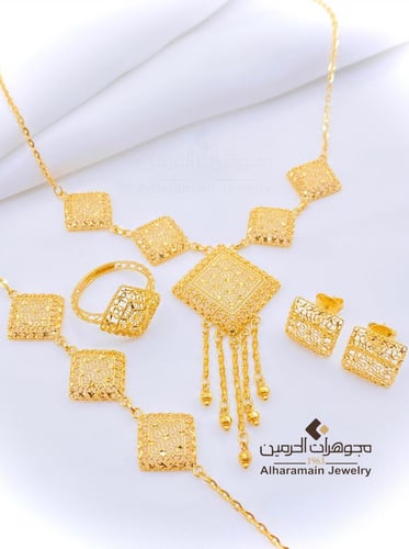 طقم ذهب عيار 21