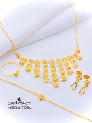 طقم ذهب عيار 21