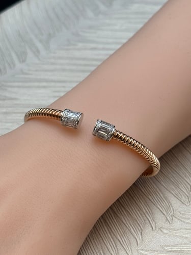 ‏أسواره الماس