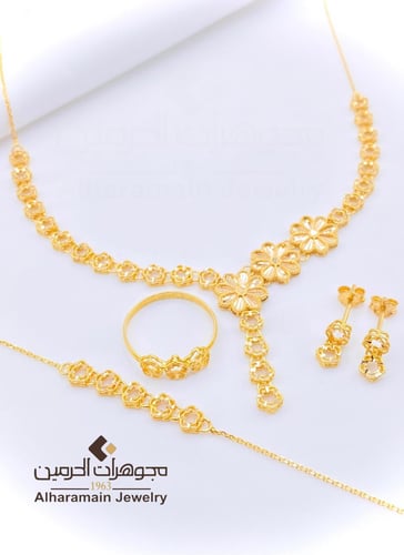 طقم ذهب عيار 21