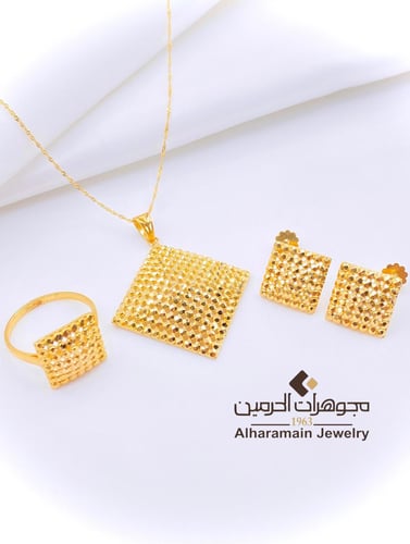 نصف طقم ذهب عيار 21