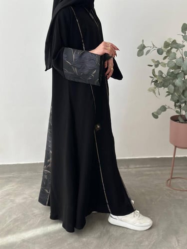 عبايه مزون + نقاب +طرحه)