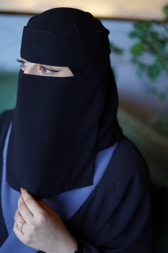 طرحتين ربط +نقابين مقوى وسط