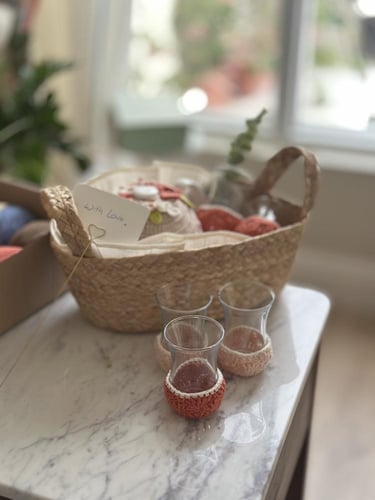 ابريق شاي مع بيالات