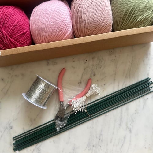 صندوق حياكة وردة