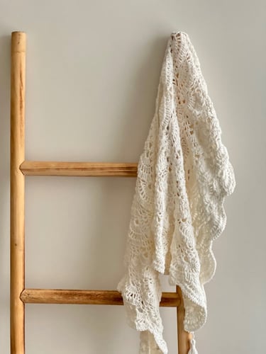 شال نسائي مثلث