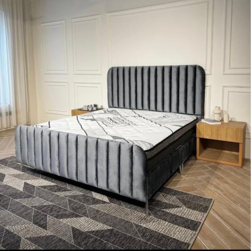 سرير روز مخملي