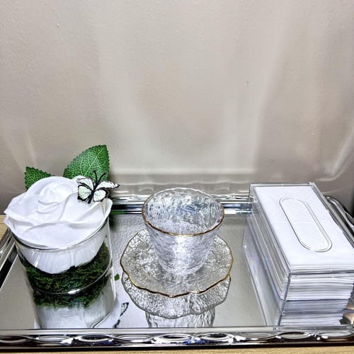 فازات ورد طاولة االضيافة ابيض