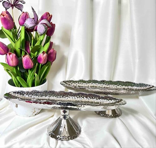 صحن تقديم بقاعده فضي