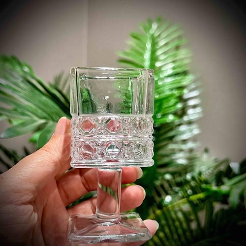 كاسات صغيره مشروبات او للحلويات مربعات