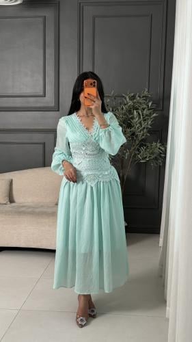 طقم بكشكشة ناعمه عند الخصر