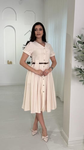 فستان ميدي بحزام على الخصر