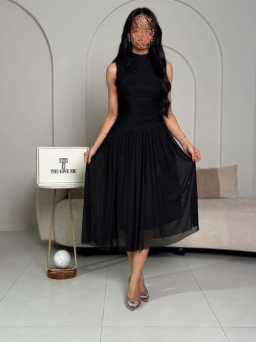 فستان ميدي بتصميم التول المزموم والياقة المرتفعة