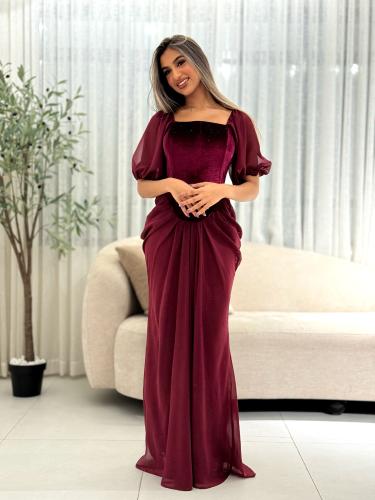 فستان بصدر مخمل بفصوص على شيفون جورجيت