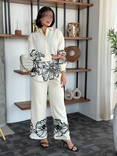 طقم لينن بتطريز مشجر على الاكمام