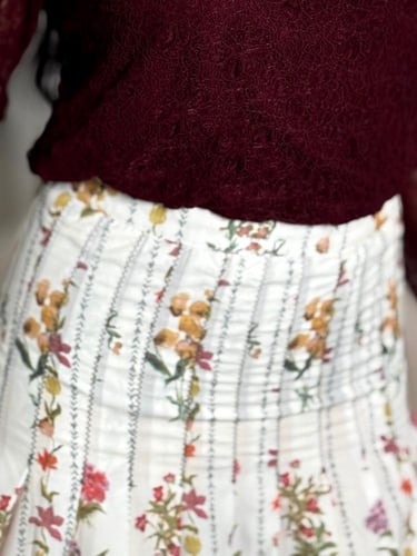 تنورة ريفارا الميدي المزخرفة