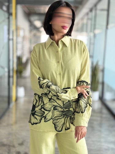 طقم لينن بتطريز مشجر على الاكمام