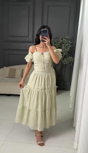 طقم بتنوره وبلوزه بخامة تطريز بحزام