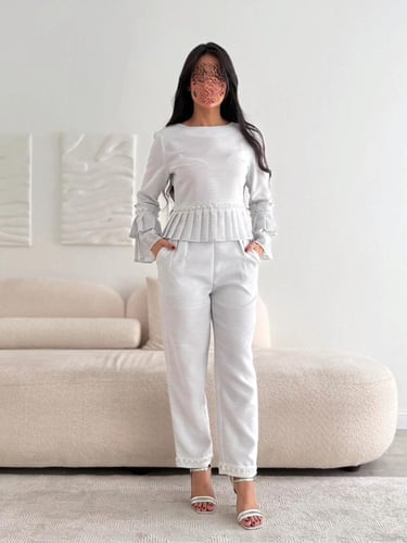 طقم كاجوال بكشكشة عريضه عند الخصر