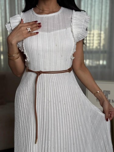 فستان الأنوثة بكسرات البليسيه الناعمة