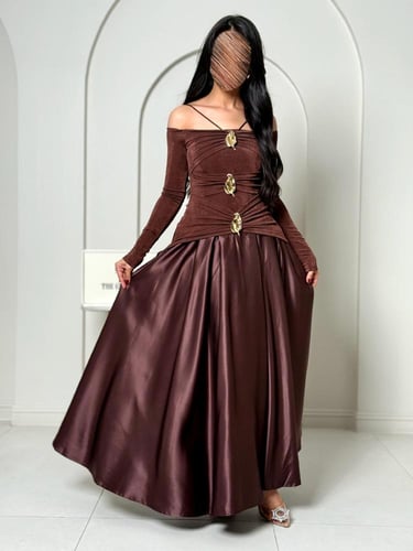 فستان سهرة مودرين مكشوف الاكمام