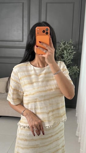 طقم مزين بأطراف لول